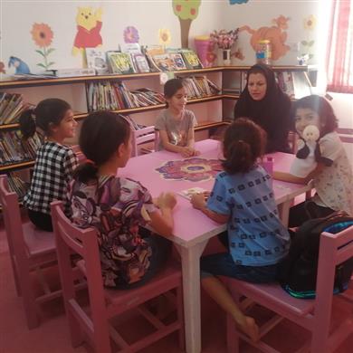 قصه گویی کتابدار برای کودکان